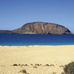 Playa-de-las-Conchas-en-La-Graciosa