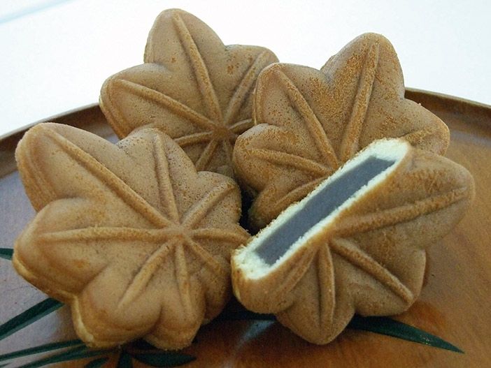 momiji-manju©Hiroshima-Convention-&-Visitors-Bureau