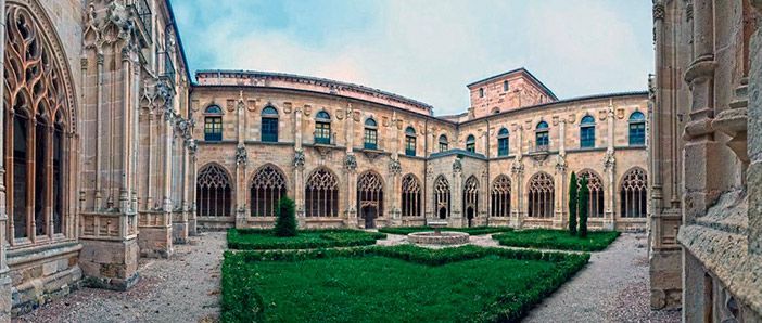 jardin-claustro-caballeros