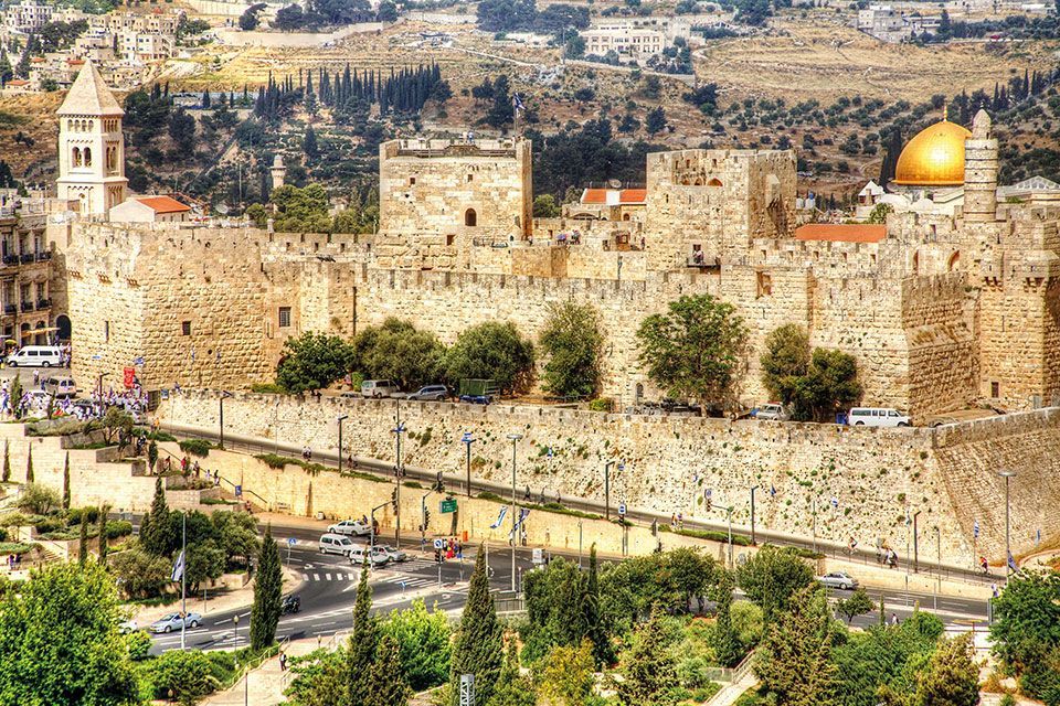 Jerusalem_Old-City-Walls_1_Noam-Chen_Jerusalem