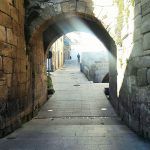 Porta-Mina_muralla-romana-de-Lugo_Caminos-con-arte