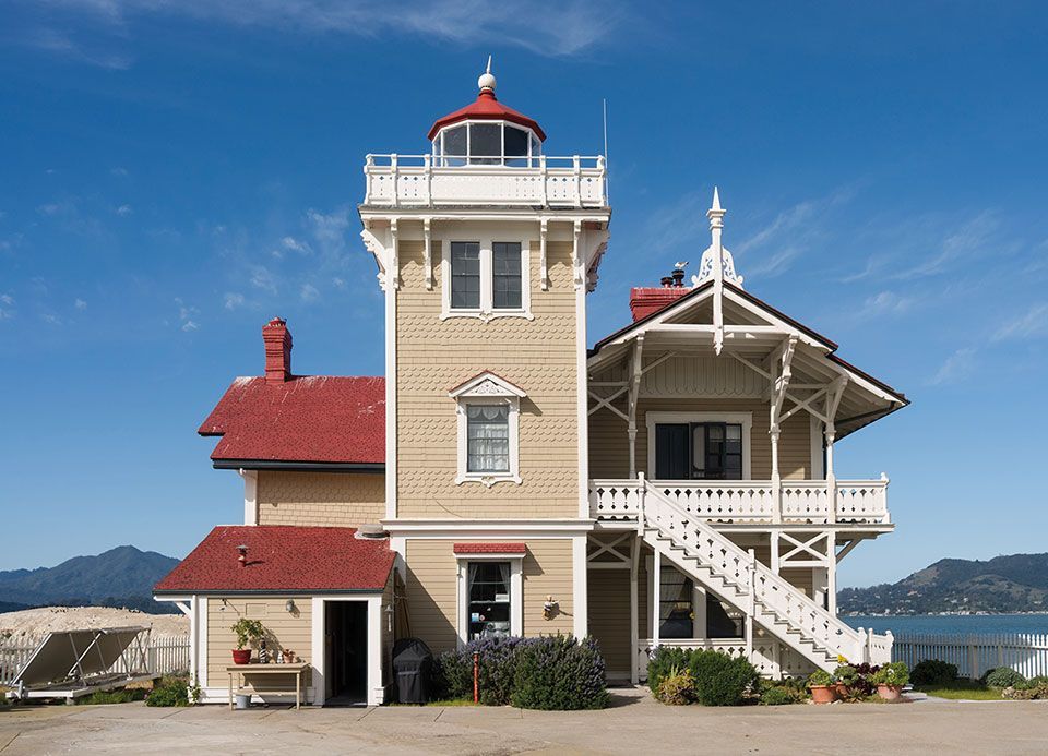 Faro-East-Brother-Light_1