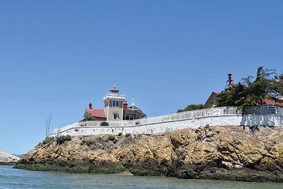 Faro-East-Brother-Light_2