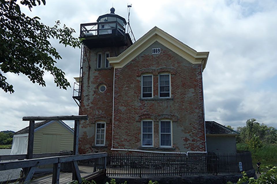 Faro-Saugerties-Lighthouse-1