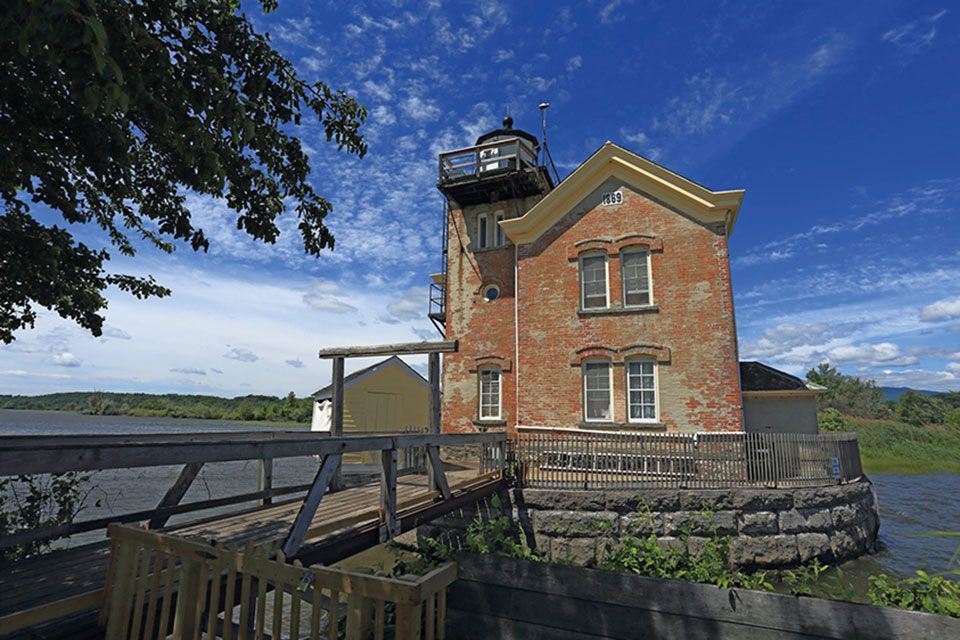 Faro-Saugerties-Lighthouse-2