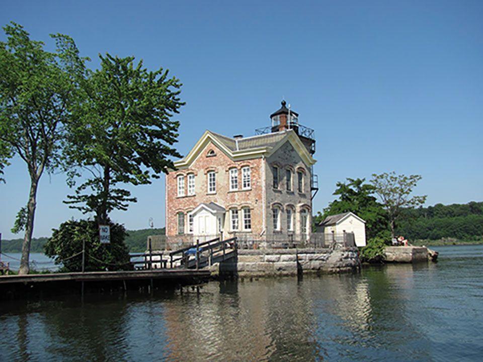 Faro-Saugerties-Lighthouse-3