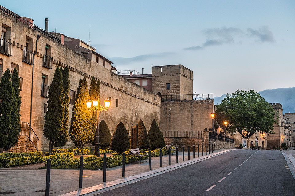 Muralla-plaza-nueva