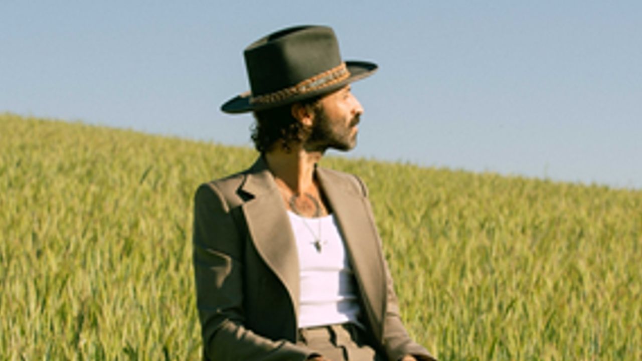 Leiva lanza el nuevo videoclip de "Blancos Fáciles" con Nina de Juan k2_items_src_246e4d943d6f04aeb5a14dcdc6215dfe