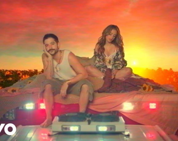 Camilo y Camila cabello en el vídeo de YouTube de "Ambulancia"