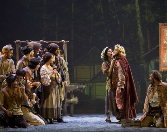 Parte del elenco de "El Médico" en una escena