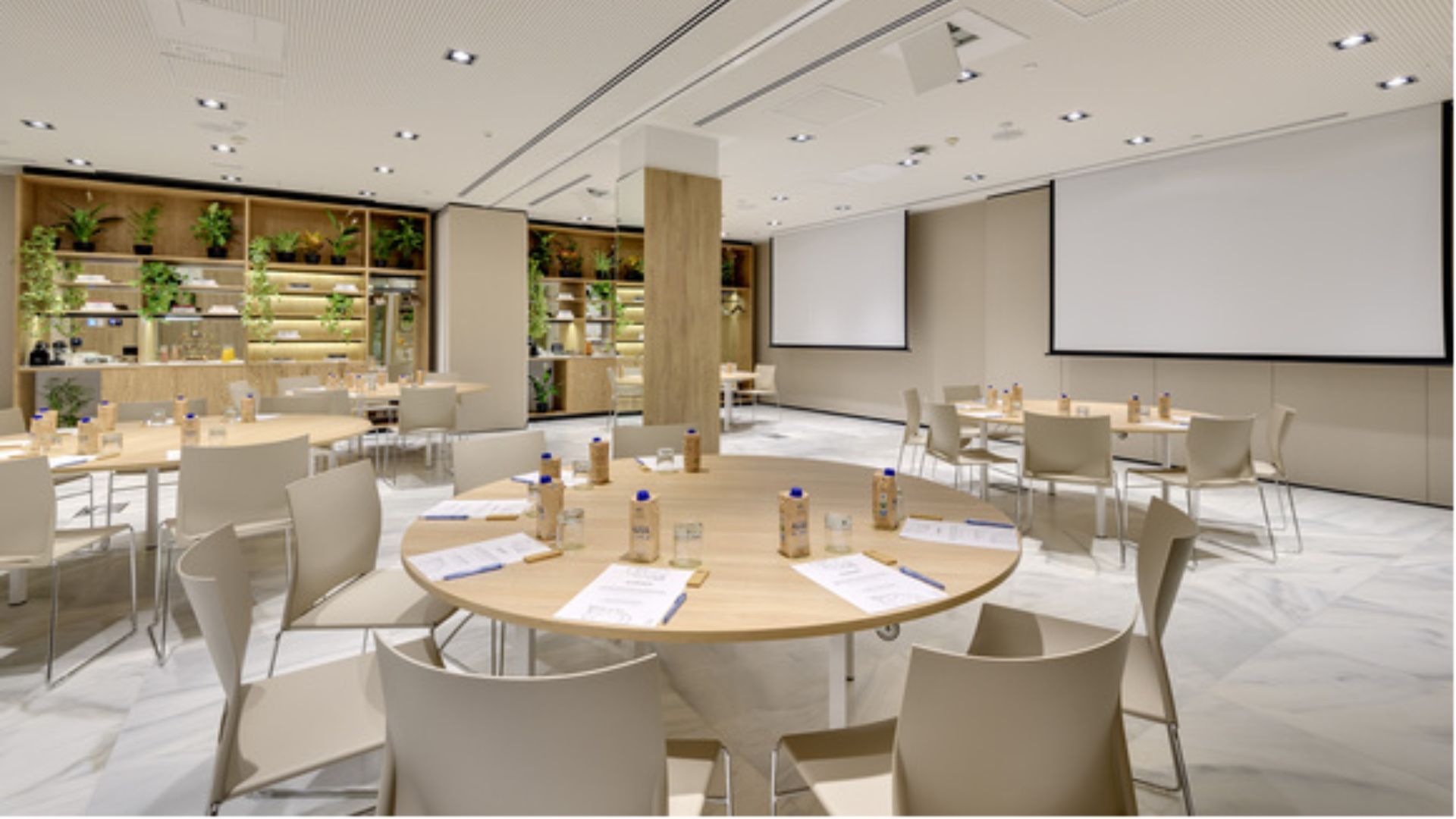 Telefónica y Meliá Hotels International desarrollan un caso de uso 5G para avanzar en el hotel del futuro Telefónica y Meliá Hotels International desarrollan un caso de uso 5G para avanzar en el hotel del futuro