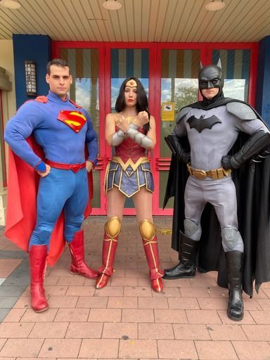 Superhéroes que se podrán visitar en el Parque Warner de Madrid.