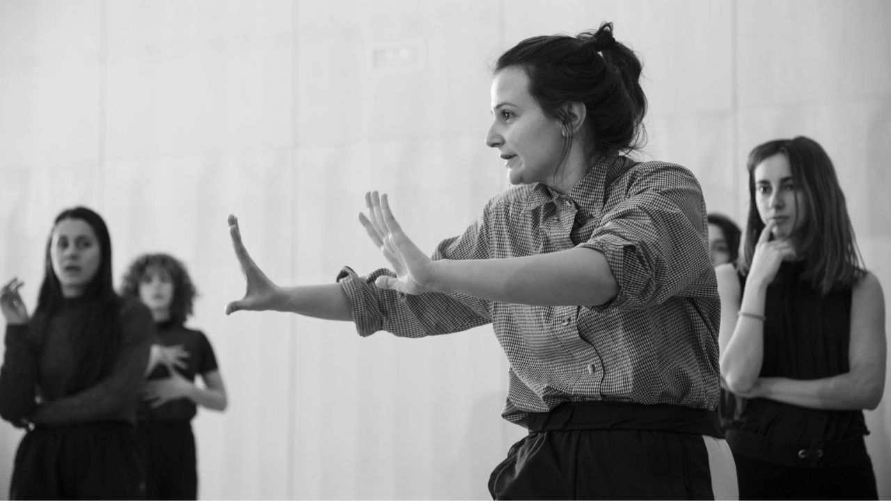 Poliana Lima presenta su taller Comunidad Efímera Comunidad Efímera