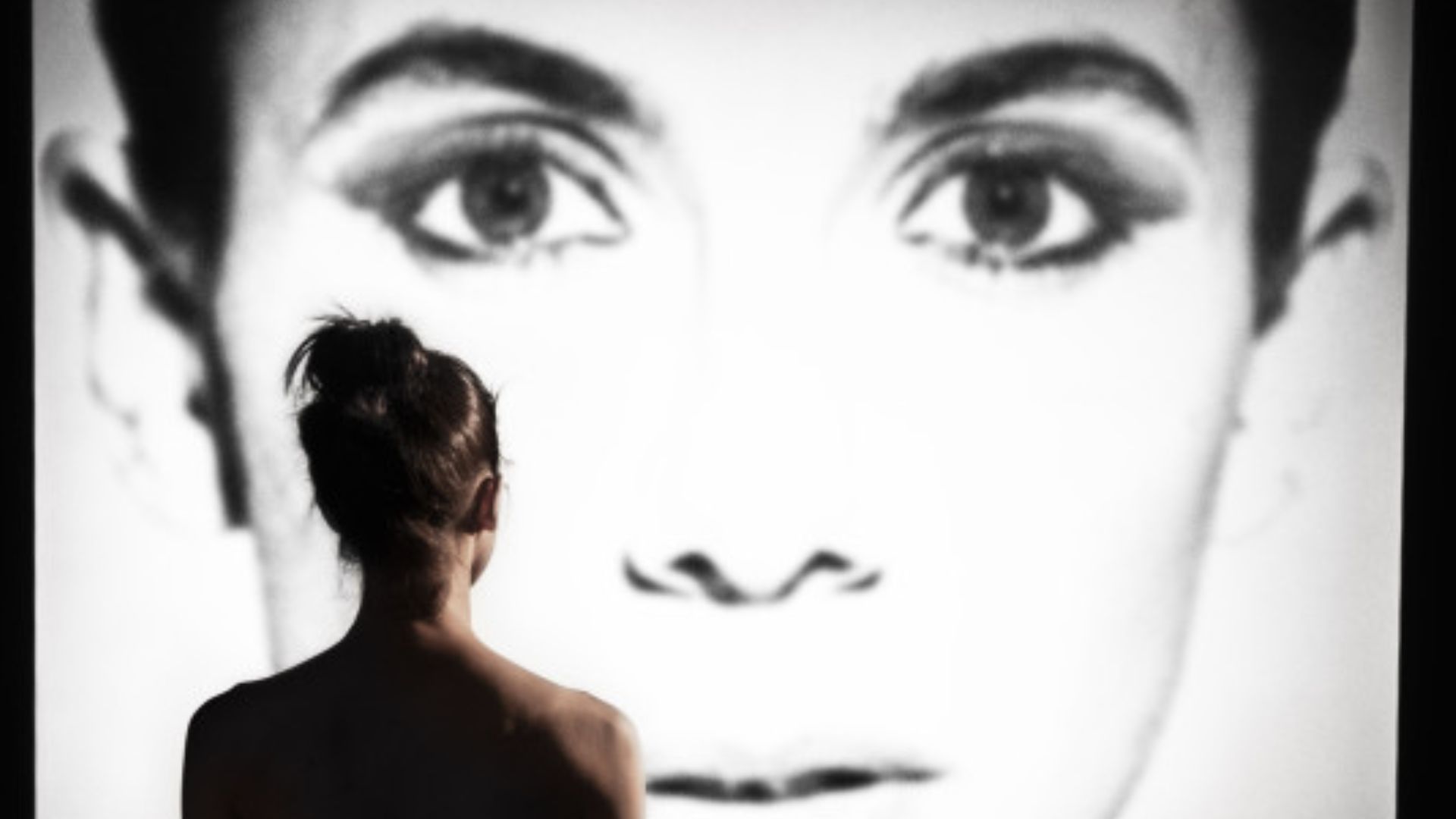 Luz Arcas dirige en el Teatro Español a Natalia Huarte en "Psicosis 4.48" Psicosis 4.48