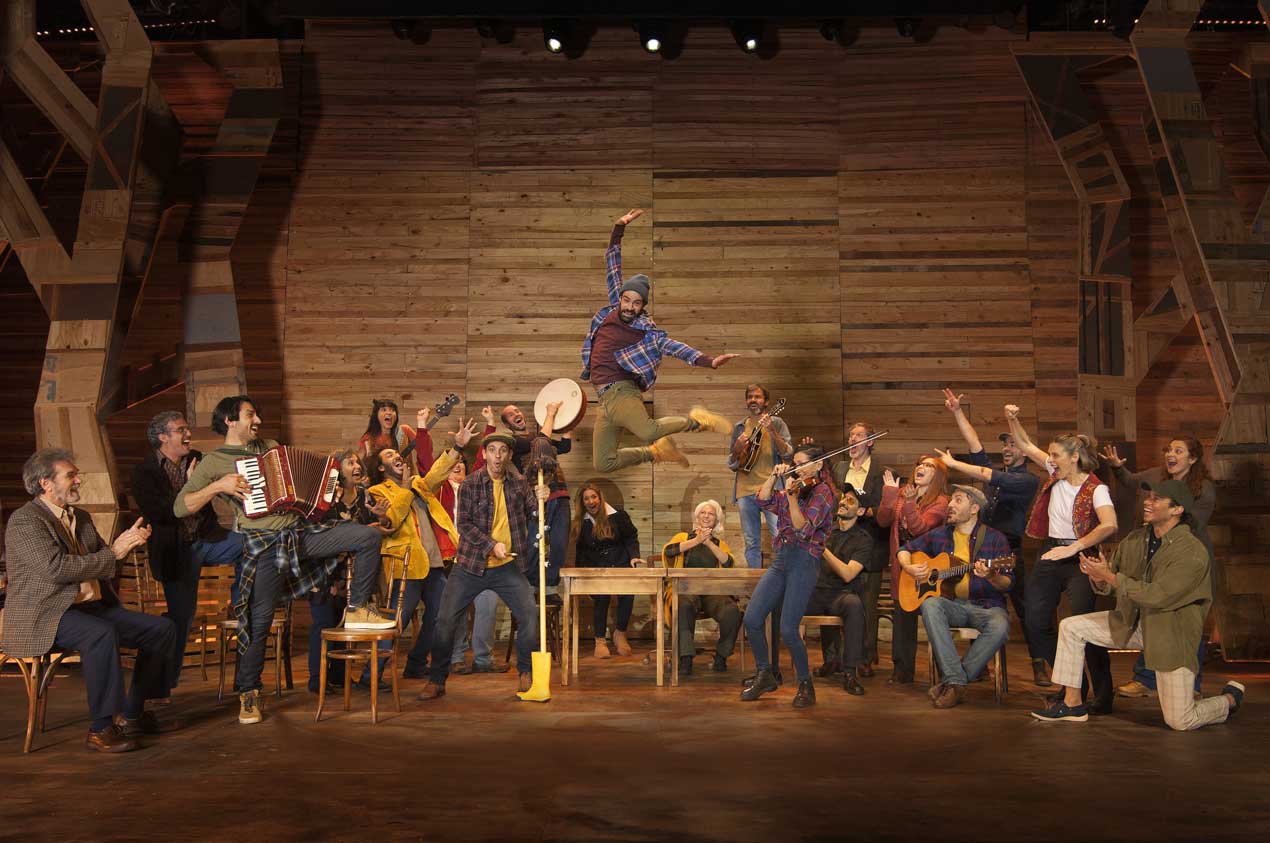 "Come From Away", el musical que celebra la humanidad y la solidaridad en tiempos difíciles Come-From-Away-9