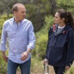 Michael Keaton y Mila Kunis protagonizan Con el agua al cuello, foto cedida por DeAPlaneta